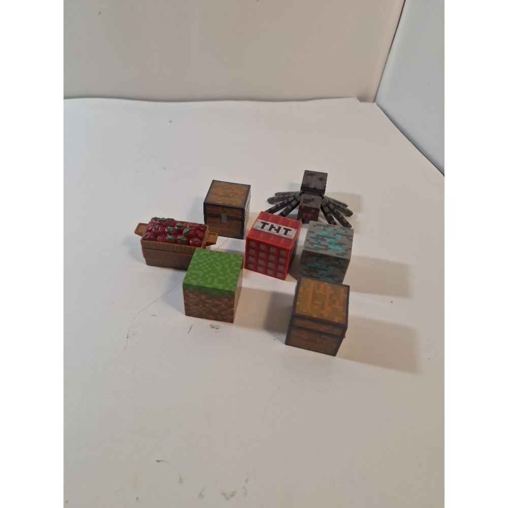 Minecraft Blocks Jazwares 1" 1 Inch Cubes Assorted‎ 5 & Spider